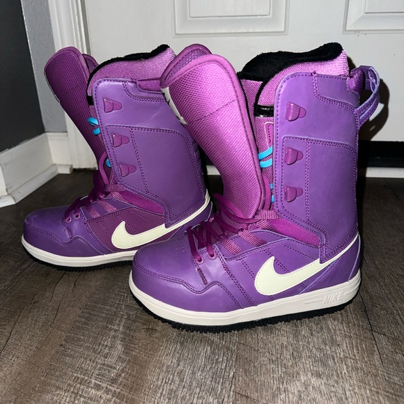 Nike Snowboarding Women's Boot - Picture 7 of 12